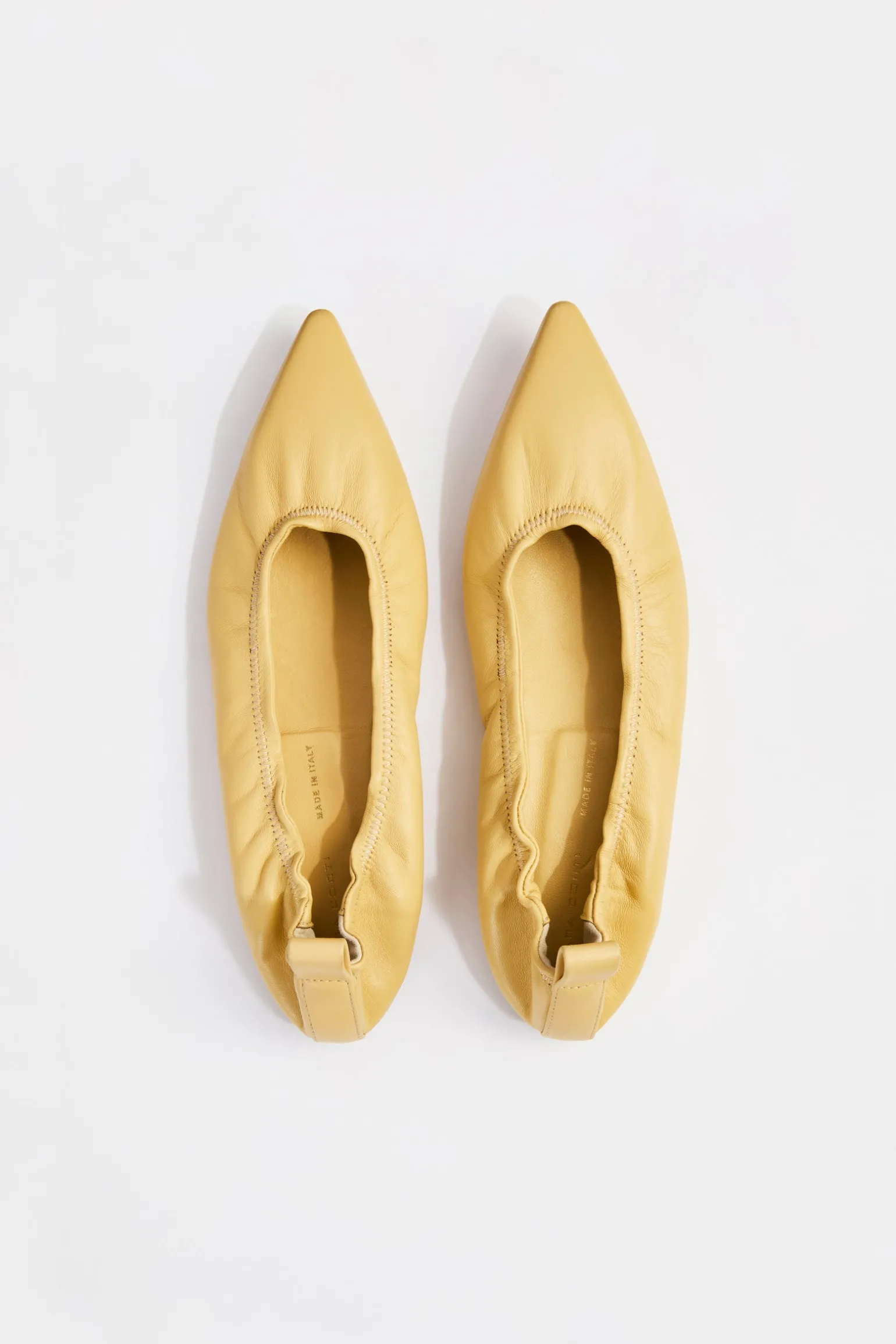 BALLERINE Ã LA FORME ÃLANCÃE