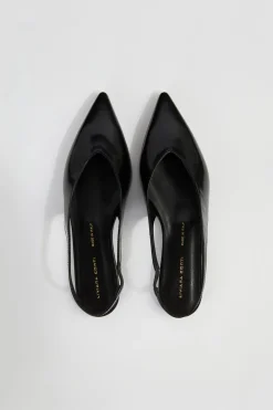 BALLERINE Ã LA FORME ÃLANCÃE