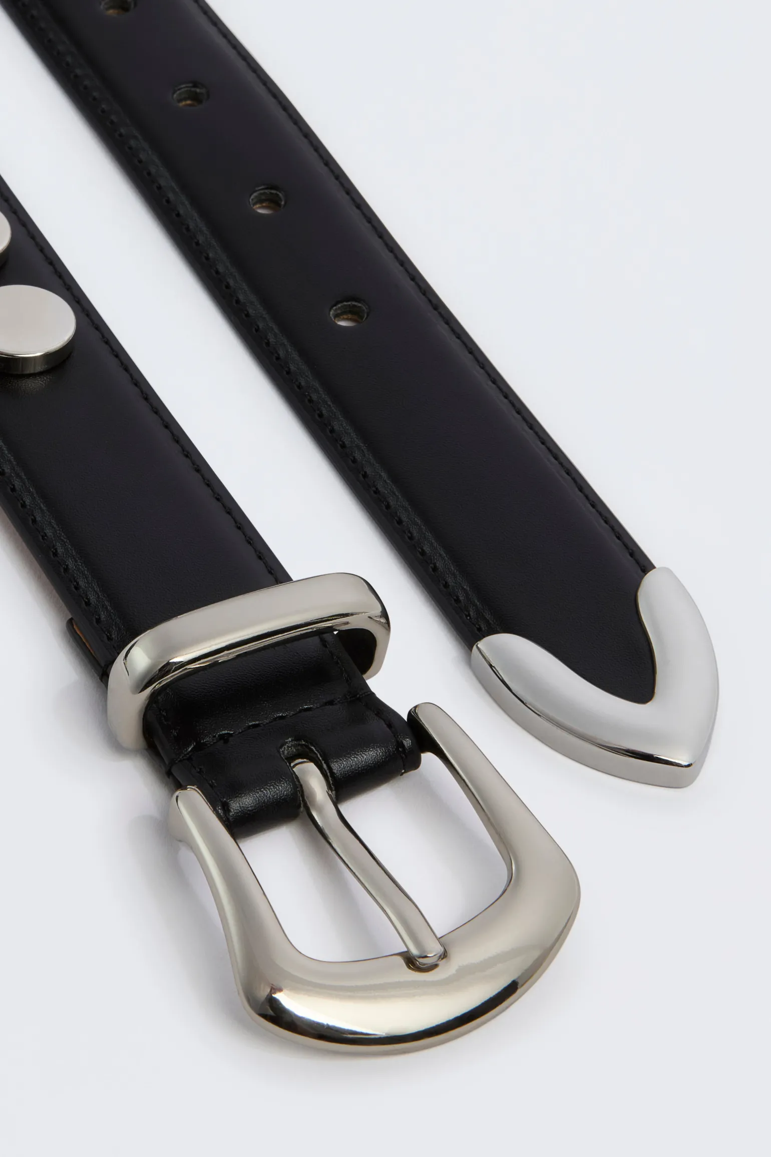 CEINTURE AVEC CLOUS