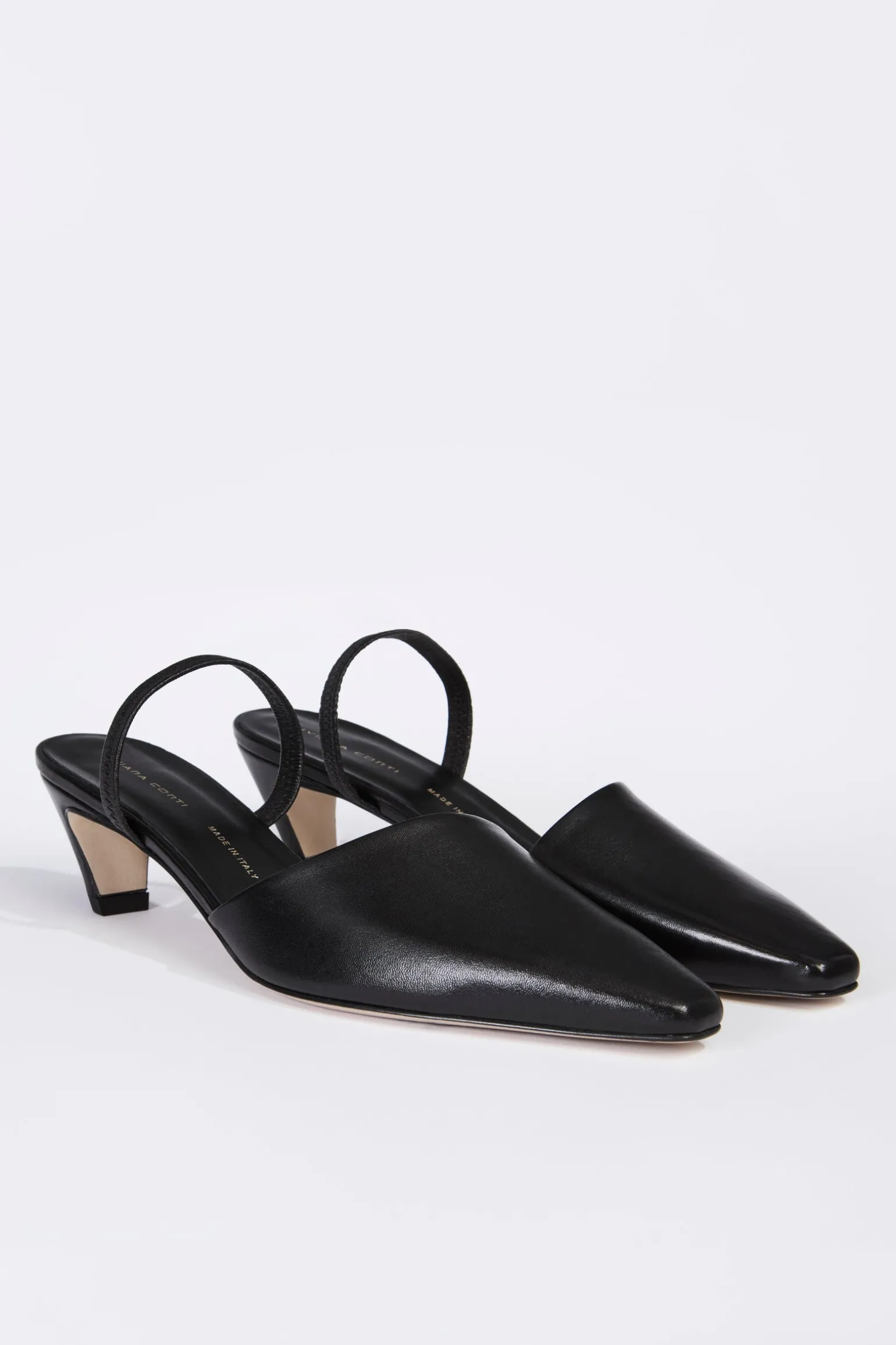 ESCARPIN Ã LA FORME ÃLANCÃE