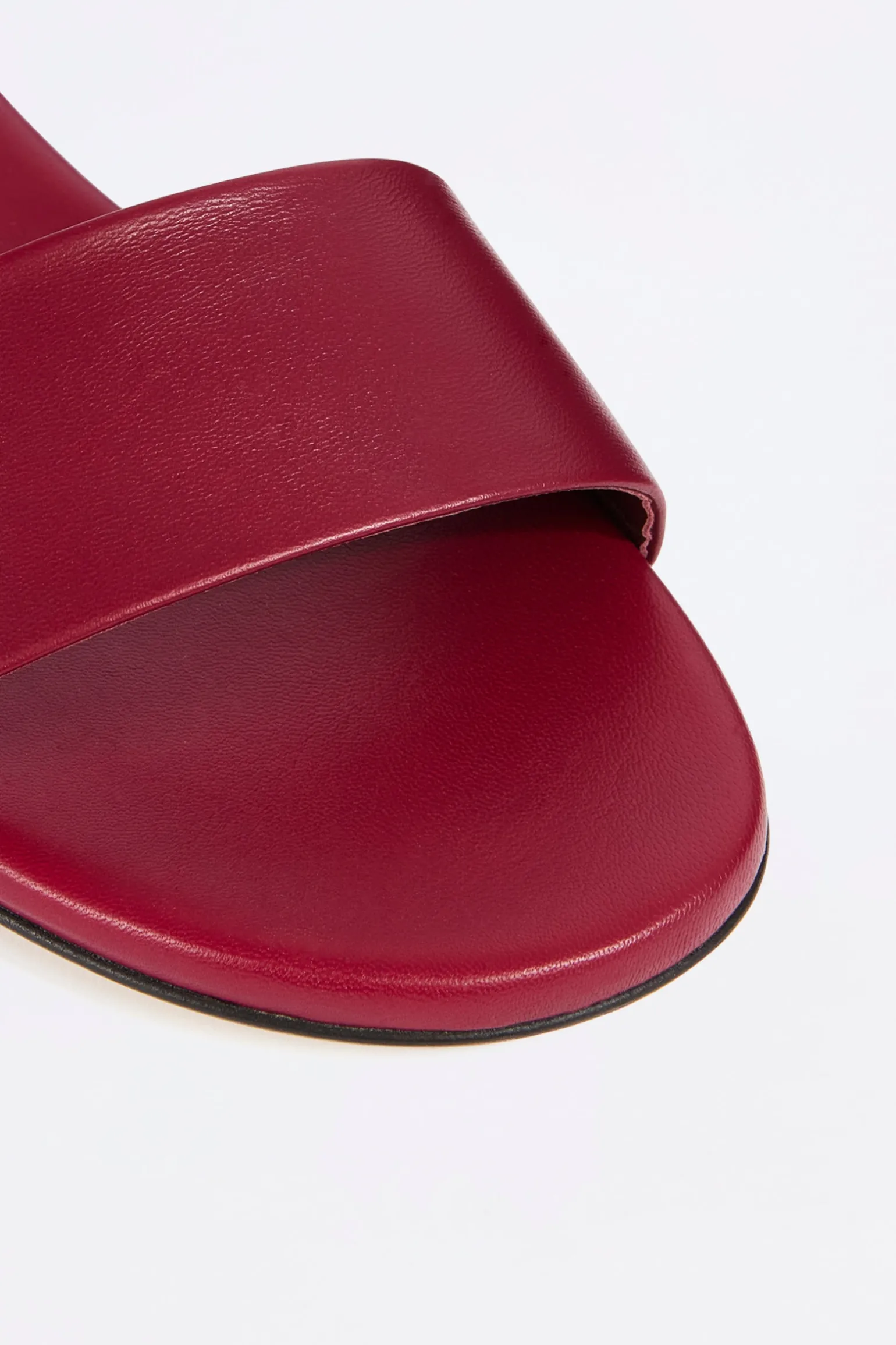 MULES PLATES AVEC BANDE