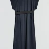 ROBE AVEC CEINTURE EN SATIN