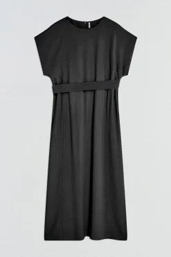 ROBE AVEC CEINTURE EN SATIN
