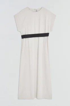 ROBE AVEC CEINTURE EN SATIN