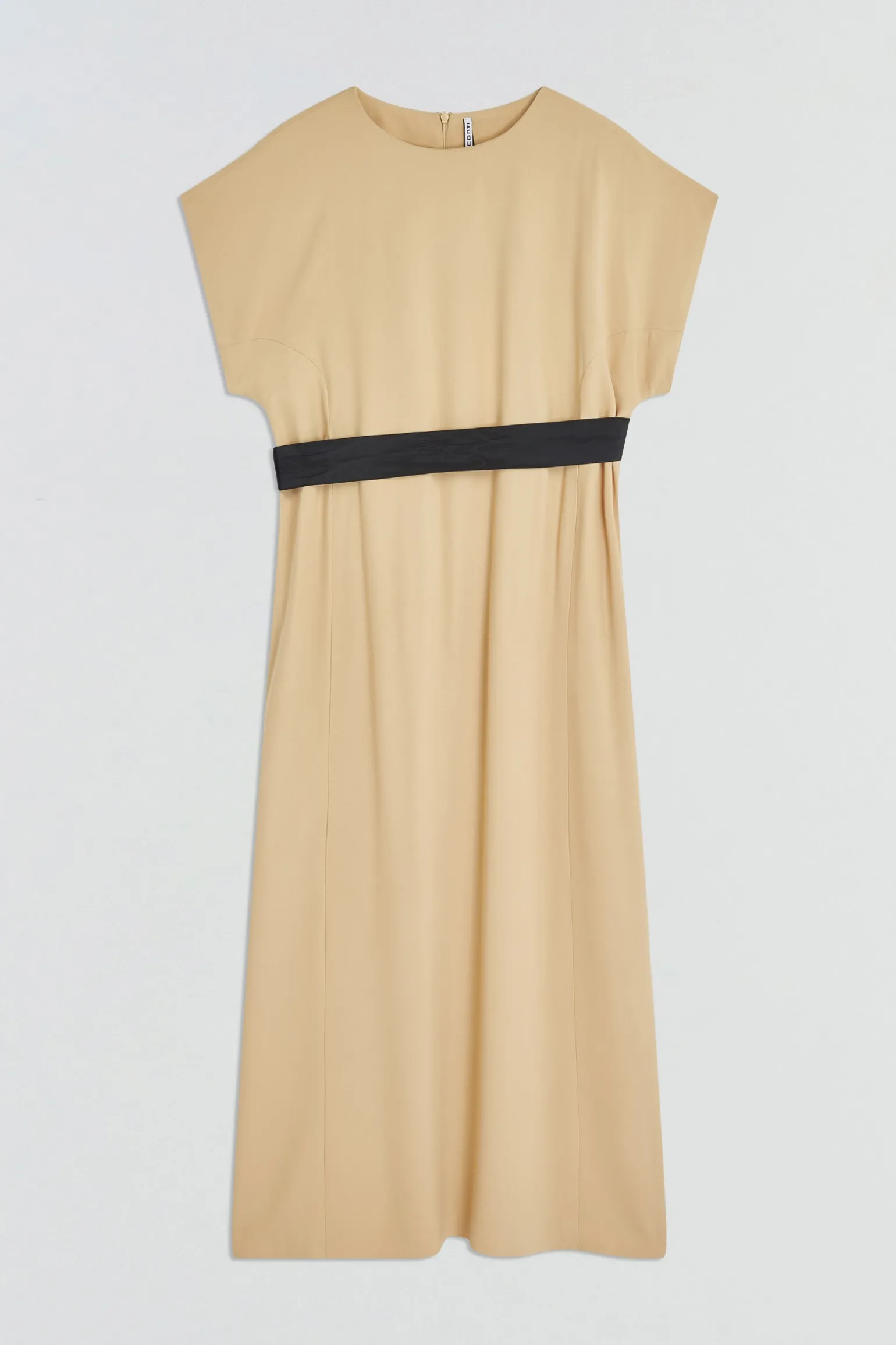 ROBE AVEC CEINTURE EN SATIN