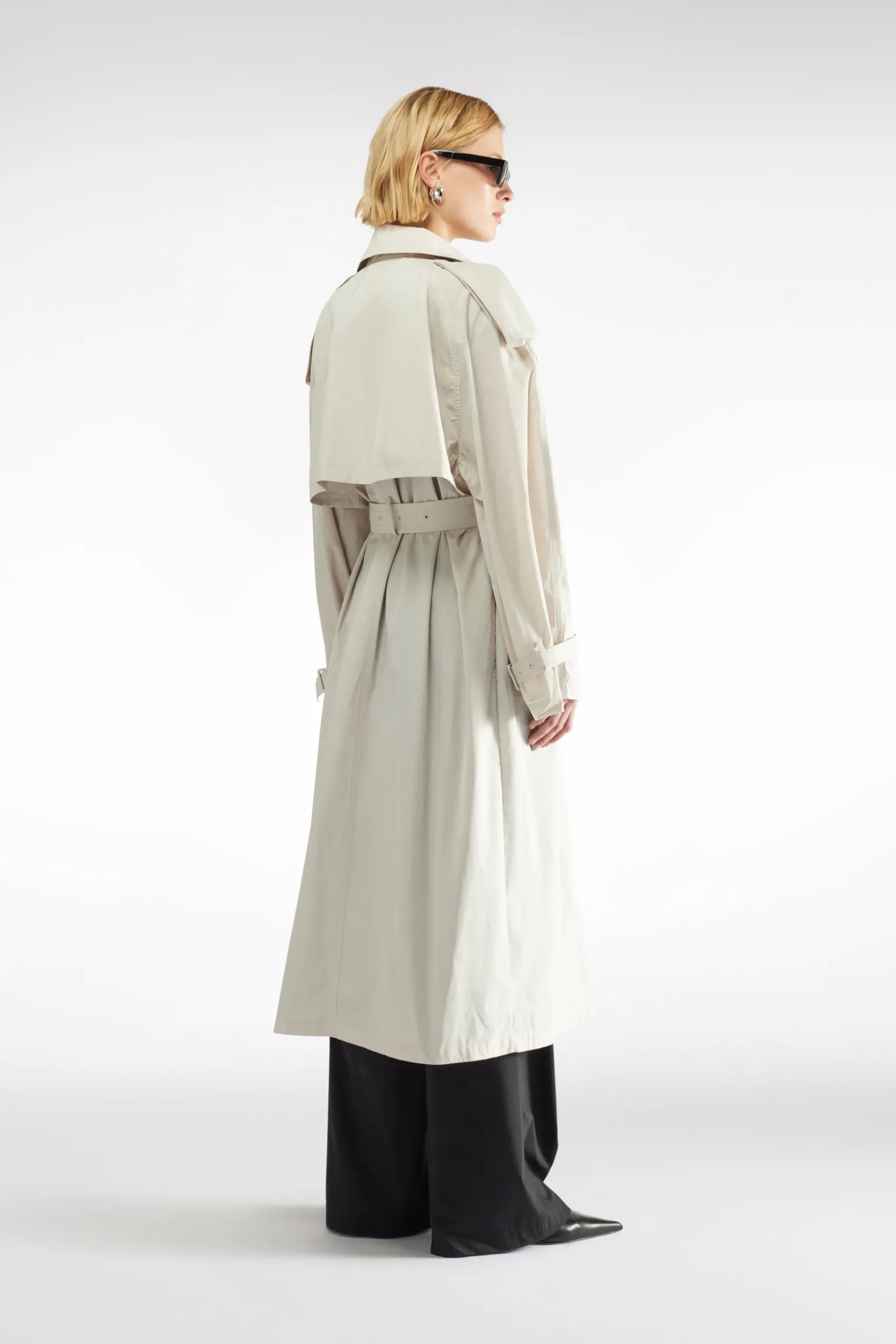TRENCH EN NYLON Ã MÃMOIRE DE FORME