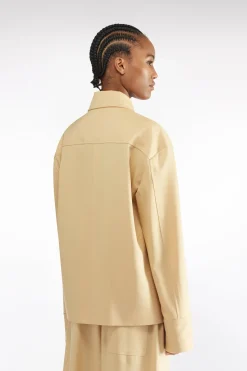 VESTE AVEC COL
